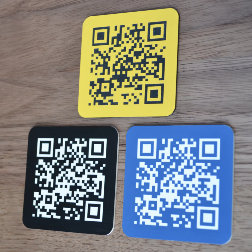 Placa QR Plástico - Imprenta QR